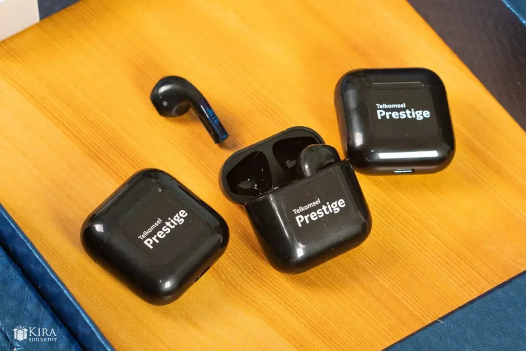 true wireless stereo (TWS) untuk souvenir rapat kerja