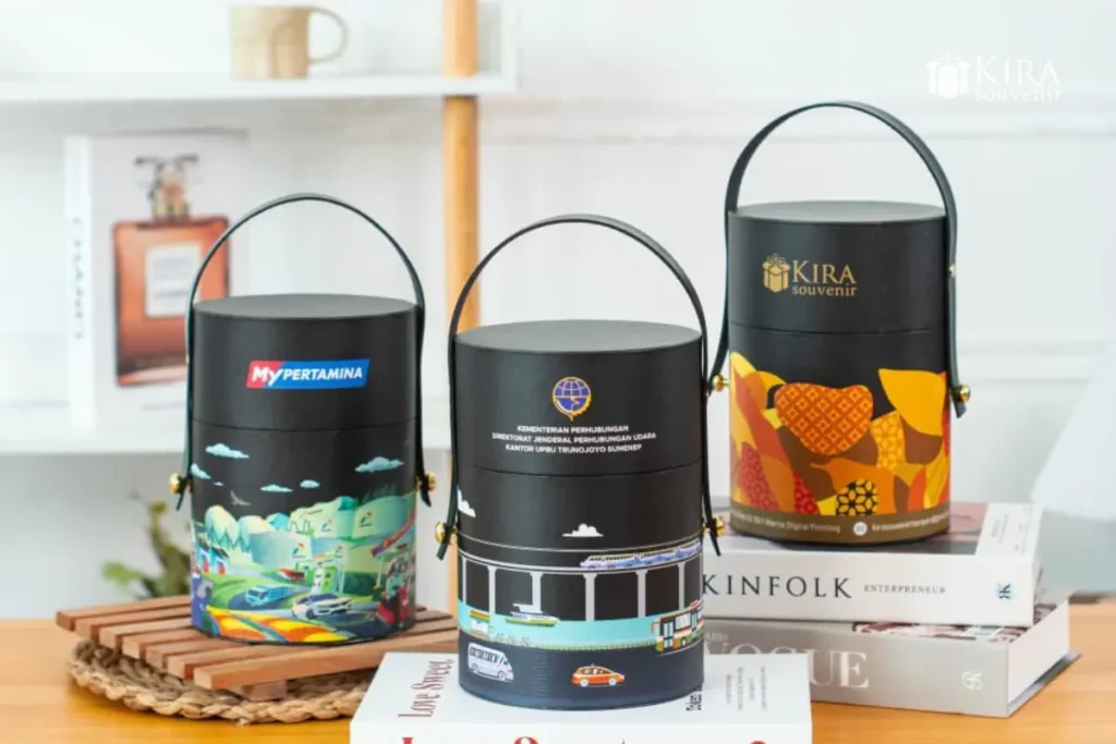 souvenir custom untuk customer