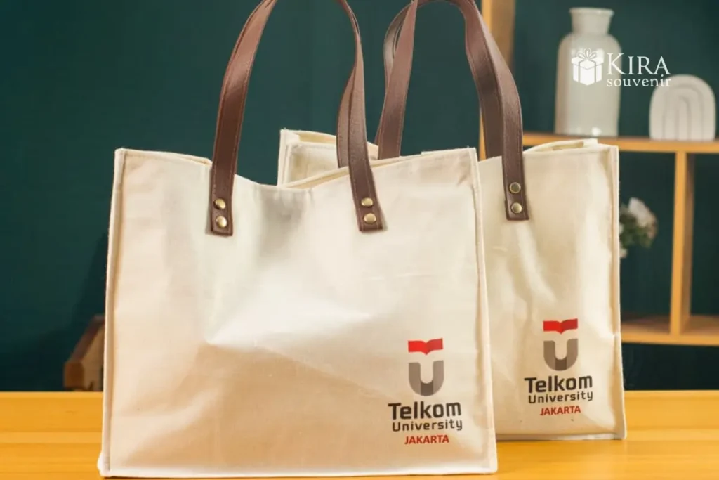 merchandise kampus totebag