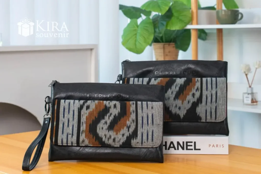 souvenir pouch bag