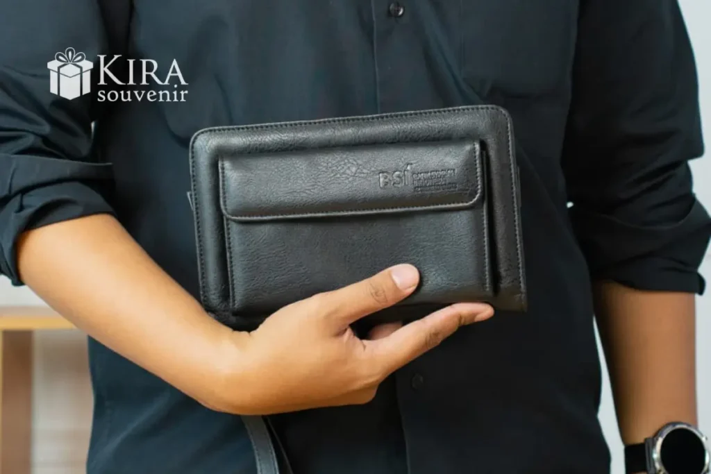souvenir tas clutch kulit