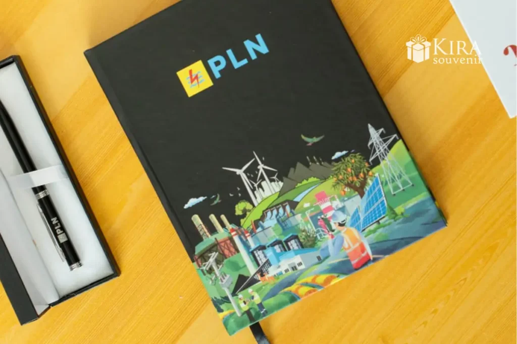 notebook dan pulpen untuk onboarding kit