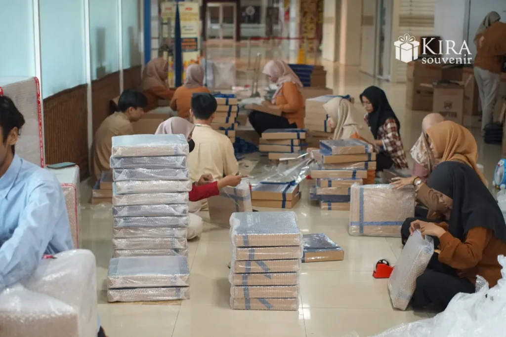 layanan pengerjaan cepat dan bergaransi - Kira Souvenir