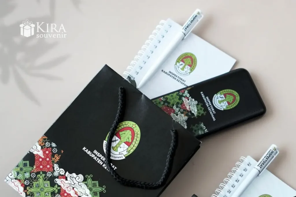 Notebook dengan Pulpen Custom