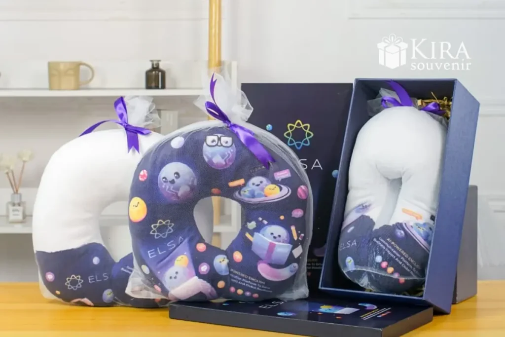 souvenir bantal leher