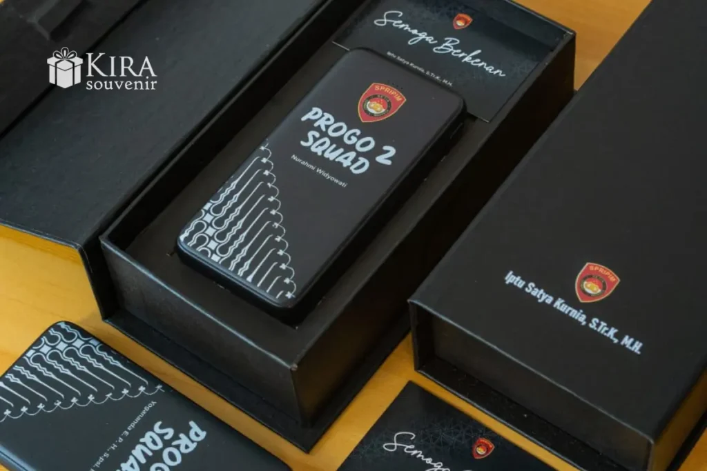 power bank custom - Kira Souvenir