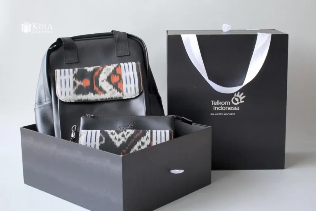 Heroza Package-Kira Souvenir