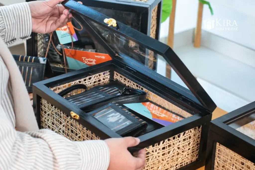 Kemasan Eco-Friendly box anyaman rotan