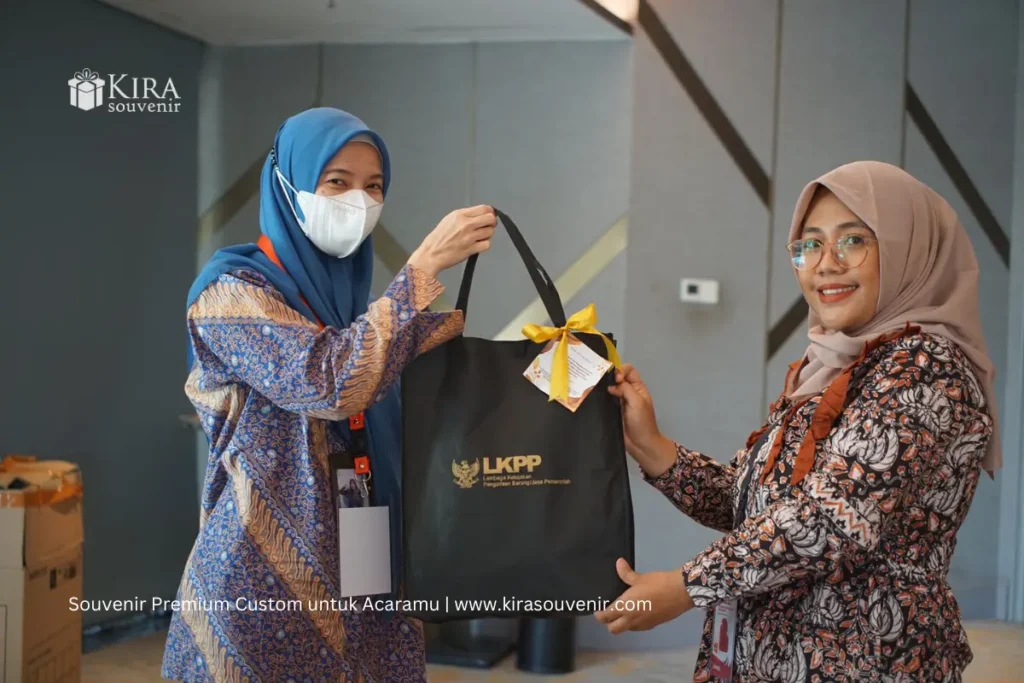 Vendor Souvenir Custom Terpercaya-Kira Souvenir