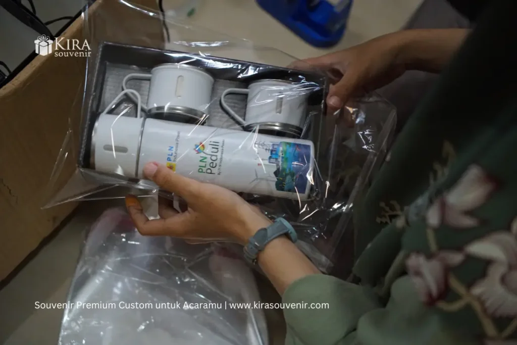 Vendor Souvenir Custom Terpercaya-Kira Souvenir