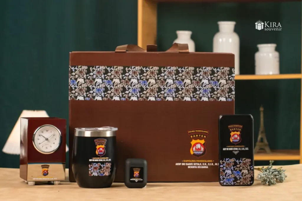 gift set souvenir kenaikan jabatan