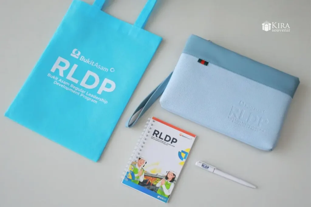 pouch custom untuk acara perusahaan