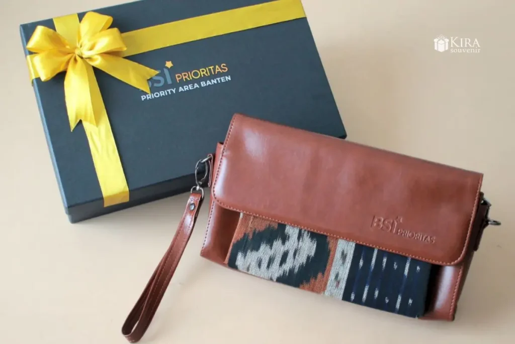 pouch kombinasi songket